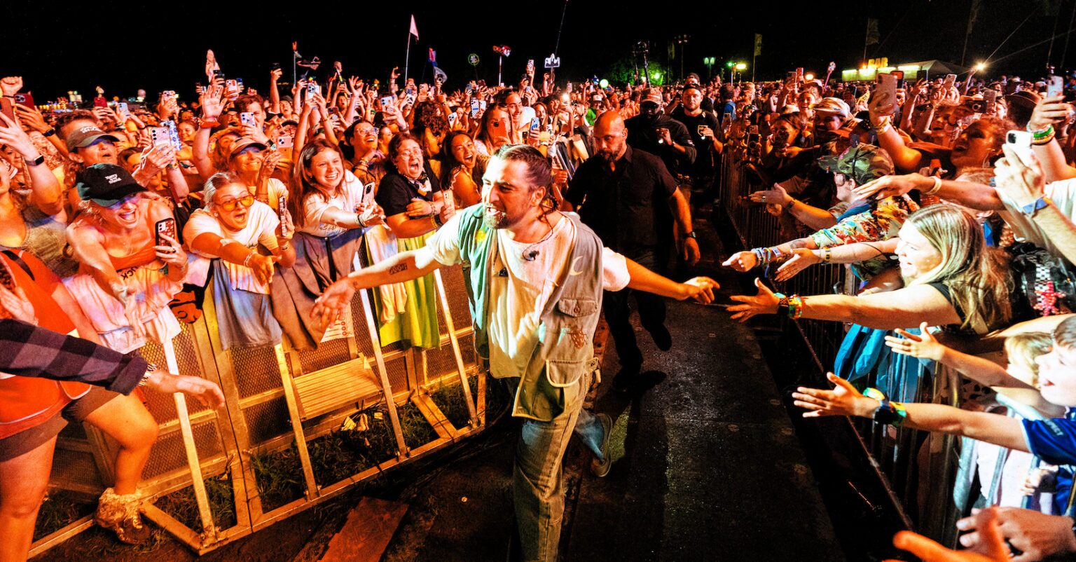 Noah Kahan at Bonnaroo 2026. Photo by Pooneh Ghana.