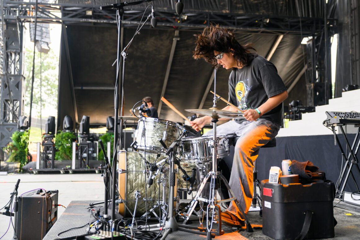 Hey, Nothing (photo by Todd Owyoung)